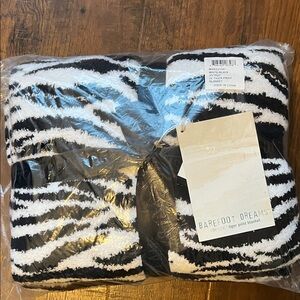 Barefoot Dreams Tiger Print Blanket - Black and White